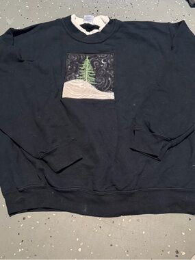Gildan Navy Blue Crewneck Sweater with Embroidered Tree Patch